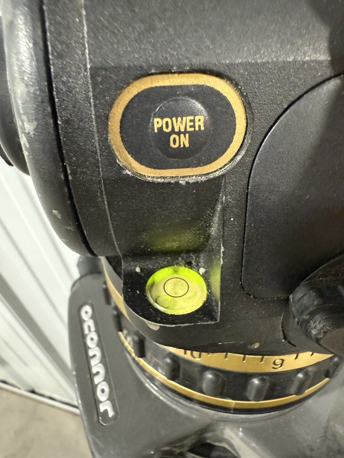 7613105