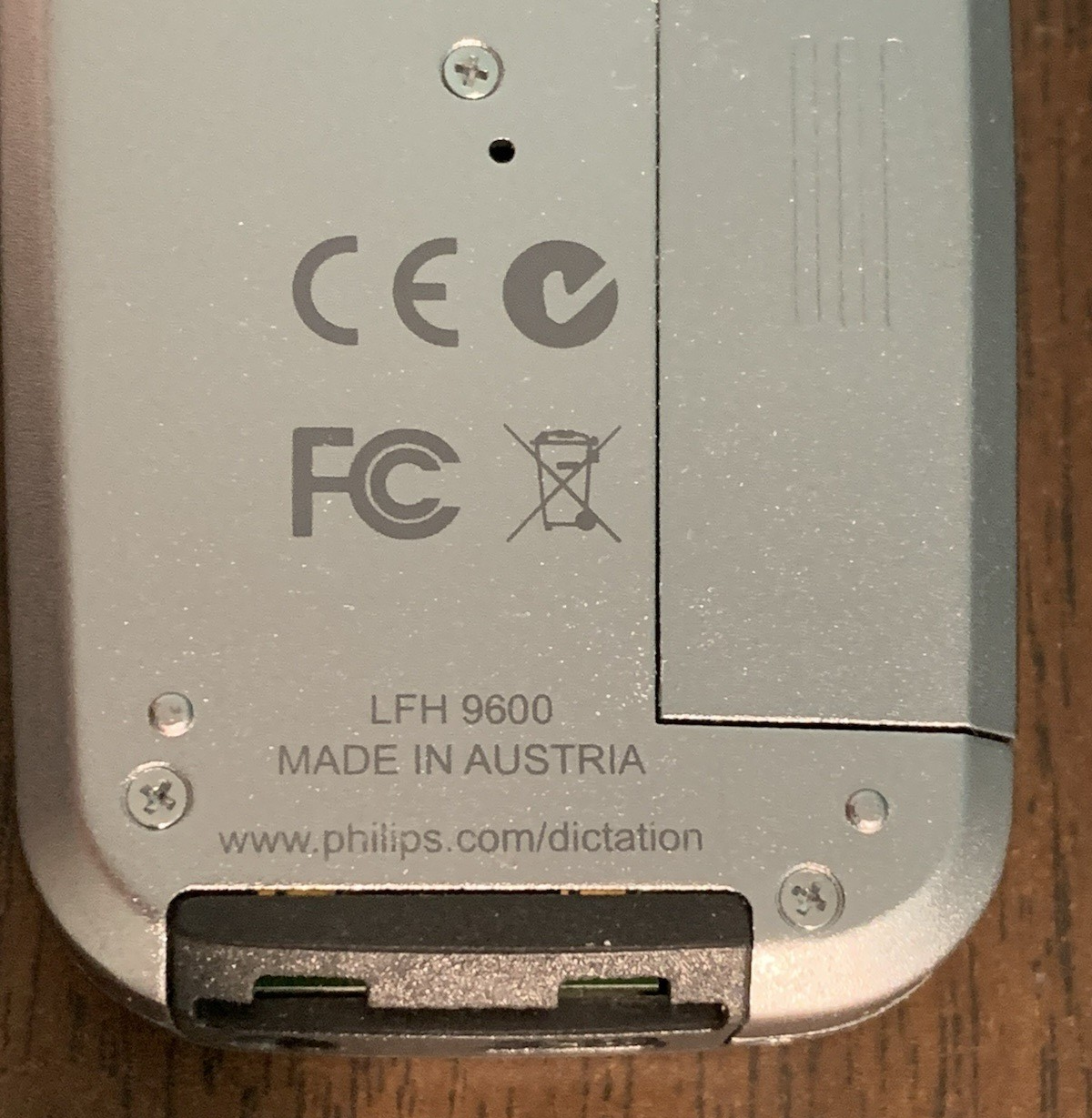 6473688