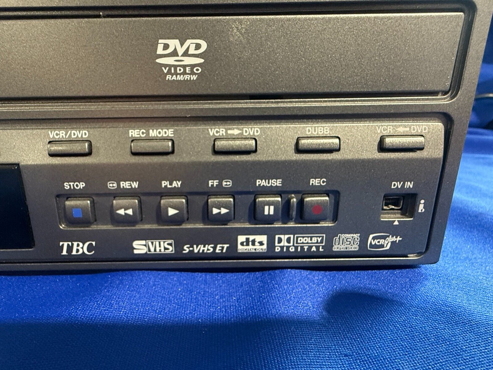 6086757